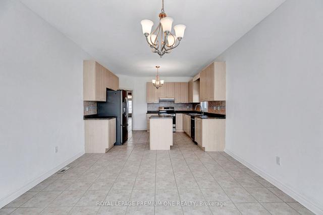 129 Sunset Rdge, House detached with 3 bedrooms, 3 bathrooms and 4 parking in Vaughan ON | Image 5