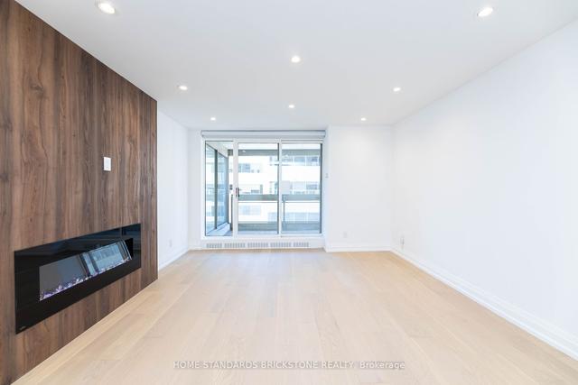 805 - 61 St Clair Ave W, Condo with 2 bedrooms, 2 bathrooms and 2 parking in Toronto ON | Image 19