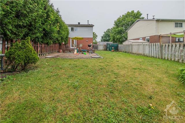 98 Morton Drive, Home with 3 bedrooms, 2 bathrooms and 3 parking in Ottawa ON | Image 26