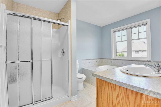 503 Rochefort Circle, Townhouse with 3 bedrooms, 3 bathrooms and 3 parking in Ottawa ON | Image 17