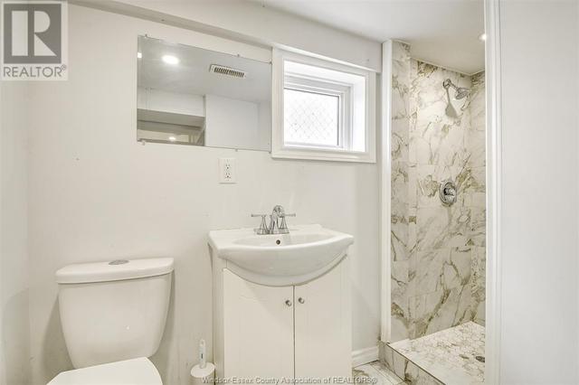 3623 Queen, House detached with 3 bedrooms, 2 bathrooms and null parking in Windsor ON | Image 23