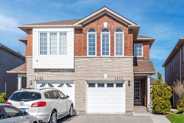 1193 Foxglove Pl, House semidetached with 3 bedrooms, 4 bathrooms and 5 parking in Mississauga ON | Image 1
