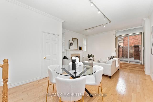 1 - 52 St Nicholas St, Townhouse with 1 bedrooms, 2 bathrooms and 2 parking in Toronto ON | Image 4