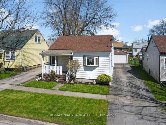 53 Mary St, House detached with 2 bedrooms, 1 bathrooms and 4 parking in Fort Erie ON | Image 1
