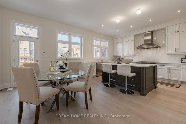 459 Via Romano Blvd E, House detached with 5 bedrooms, 7 bathrooms and 7 parking in Vaughan ON | Image 3