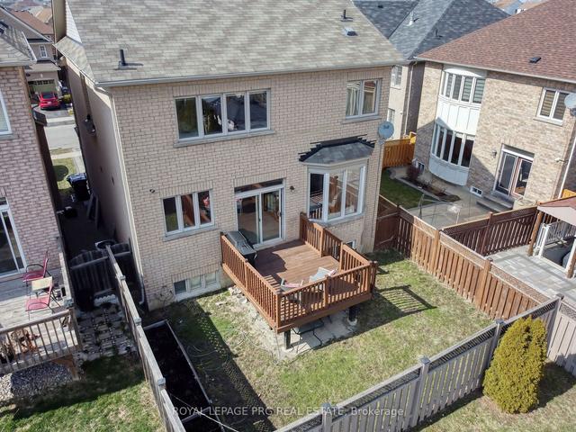 35 Young Dr, House detached with 4 bedrooms, 4 bathrooms and 5 parking in Brampton ON | Image 15
