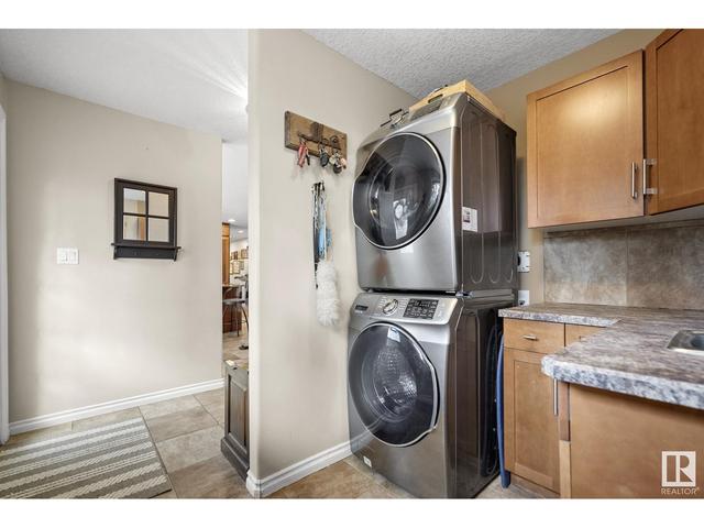 2015 41 Av Sw, House detached with 3 bedrooms, 2 bathrooms and null parking in Edmonton AB | Image 35