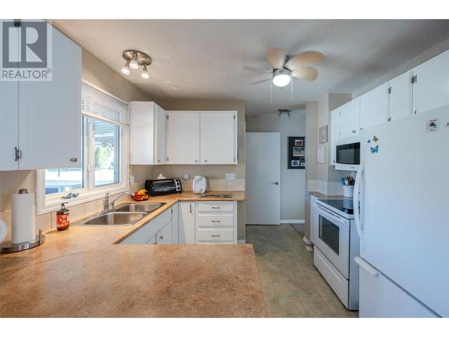 2515 Mckenzie Street, House detached with 3 bedrooms, 1 bathrooms and null parking in Penticton BC | Image 10