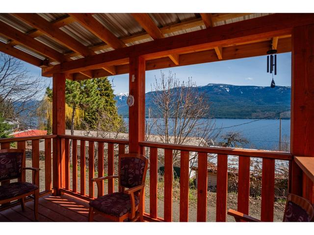 3553 Sprague Street, House detached with 2 bedrooms, 2 bathrooms and null parking in Central Kootenay D BC | Image 21