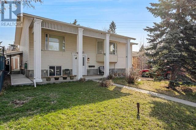 5220 19 Avenue Nw, House detached with 4 bedrooms, 2 bathrooms and 5 parking in Calgary AB | Image 3