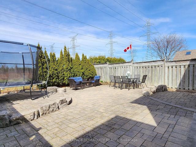 1126 Gossamer Dr, House detached with 4 bedrooms, 3 bathrooms and 4 parking in Pickering ON | Image 32