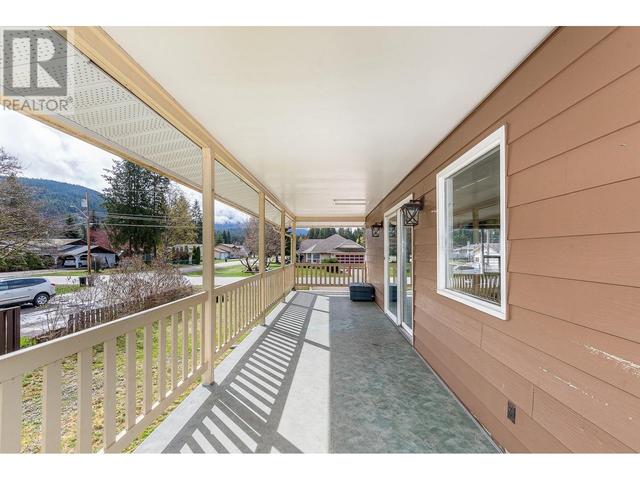 606 Forest Park Street, House detached with 4 bedrooms, 2 bathrooms and 1 parking in Sicamous BC | Image 48