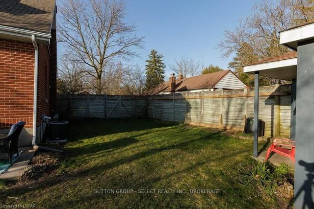 1081 Hamilton Rd, House detached with 2 bedrooms, 2 bathrooms and 4 parking in London ON | Image 28