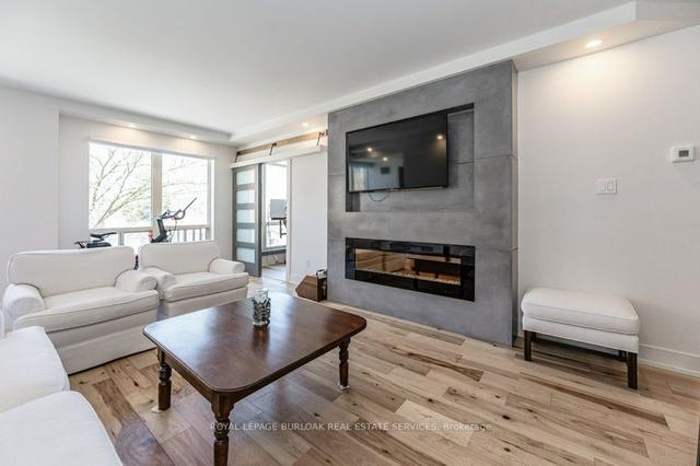 301 - 430 Pearl St, Condo with 2 bedrooms, 2 bathrooms and 1 parking in Burlington ON | Image 5