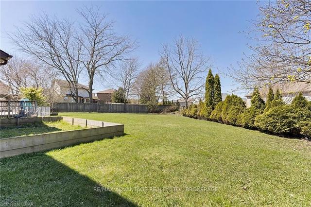 30 Parks Edge Cres, House detached with 3 bedrooms, 4 bathrooms and 6 parking in London ON | Image 38