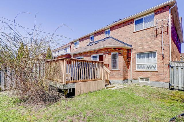 79 Antique Dr, House semidetached with 3 bedrooms, 3 bathrooms and 3 parking in Richmond Hill ON | Image 17
