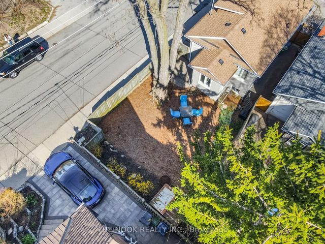 213 Broadway Ave, House detached with 2 bedrooms, 2 bathrooms and 1 parking in Toronto ON | Image 25