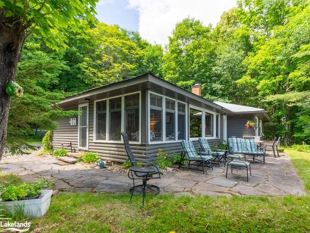 1069 Sugarbush Road, House detached with 4 bedrooms, 2 bathrooms and null parking in Lake of Bays ON | Image 5