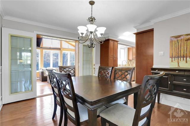 1782 Ernest Avenue, House detached with 4 bedrooms, 3 bathrooms and 6 parking in Ottawa ON | Image 8