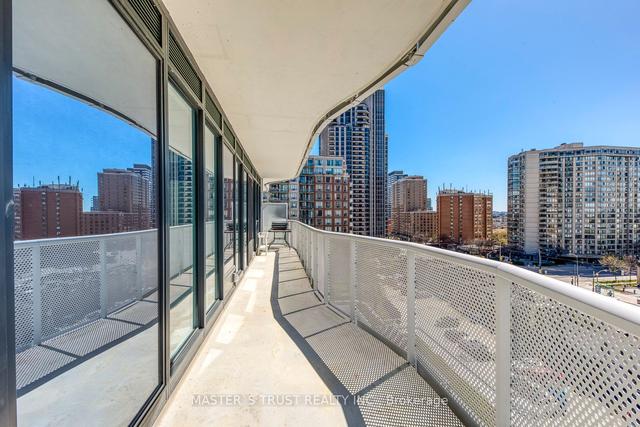 704 - 15 Holmes Ave, Condo with 3 bedrooms, 2 bathrooms and 1 parking in Toronto ON | Image 6