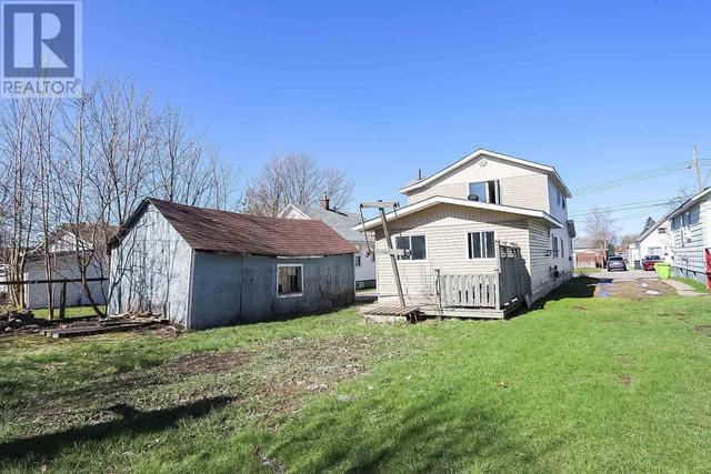 580 Charles St, House detached with 6 bedrooms, 2 bathrooms and null parking in Sault Ste. Marie ON | Image 13
