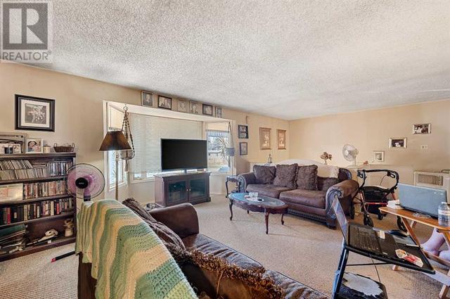 5220 19 Avenue Nw, House detached with 4 bedrooms, 2 bathrooms and 5 parking in Calgary AB | Image 6