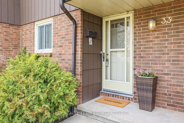 33 - 64 Forster St, Townhouse with 3 bedrooms, 2 bathrooms and 1 parking in St. Catharines ON | Image 34