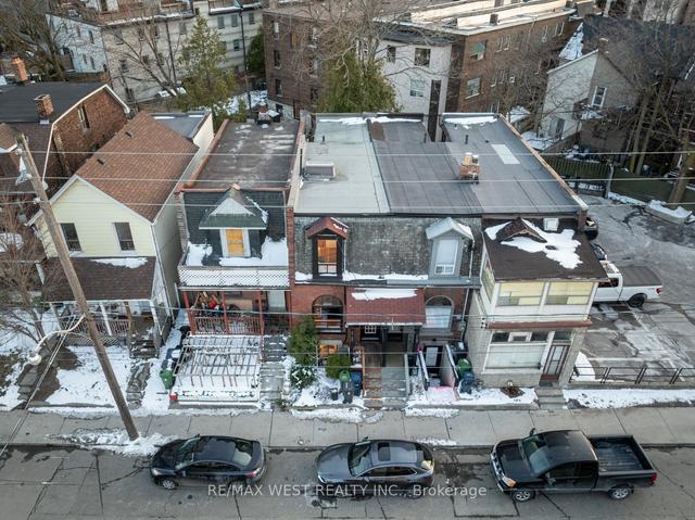 2185 Dundas St W, House attached with 3 bedrooms, 3 bathrooms and 0 parking in Toronto ON | Image 30