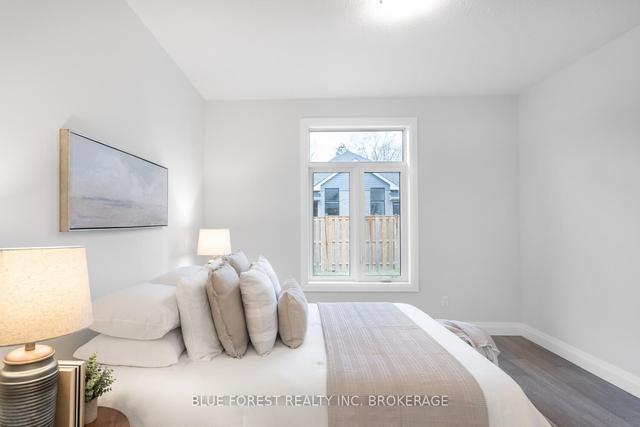13 - 63 Compass Tr, Townhouse with 3 bedrooms, 3 bathrooms and 3 parking in Central Elgin ON | Image 16