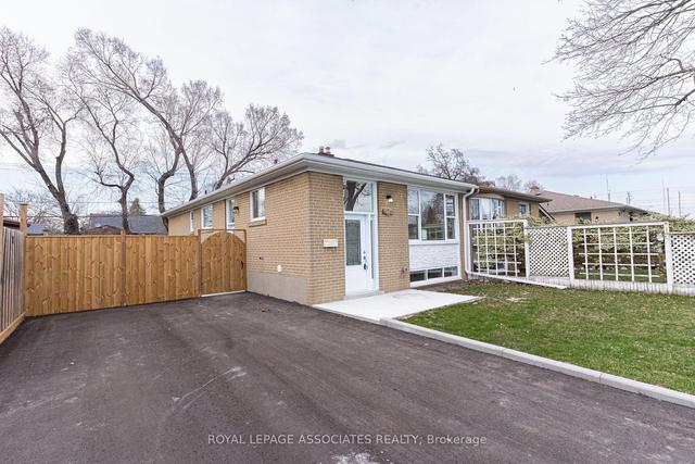 61 Tulloch Dr, House semidetached with 3 bedrooms, 2 bathrooms and 8 parking in Ajax ON | Image 23