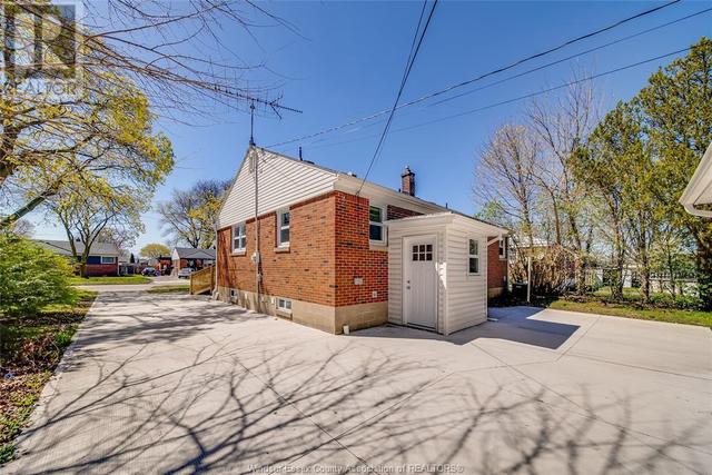3108 Dominion Boulevard, House detached with 5 bedrooms, 2 bathrooms and null parking in Windsor ON | Image 36