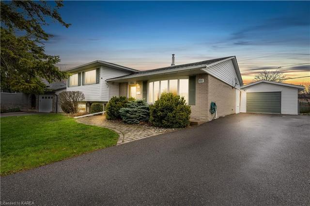 934 Hudson Drive, House detached with 3 bedrooms, 2 bathrooms and 4 parking in Kingston ON | Image 1
