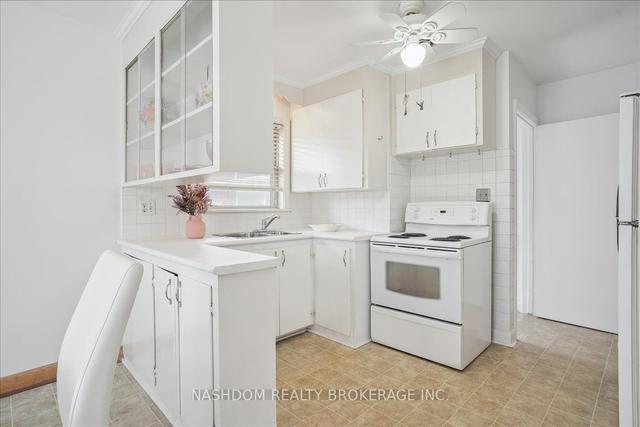 165 West 27th St, House detached with 3 bedrooms, 1 bathrooms and 3 parking in Hamilton ON | Image 3