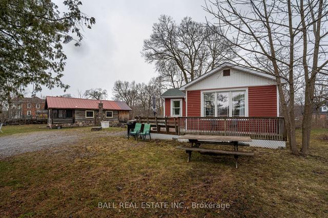 58 Front St E, House detached with 2 bedrooms, 1 bathrooms and 6 parking in Kawartha Lakes ON | Image 12