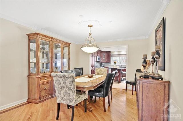 35 Ivylea Street, House detached with 4 bedrooms, 3 bathrooms and 5 parking in Ottawa ON | Image 8