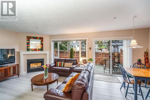1673 Creekside Dr, House attached with 3 bedrooms, 2 bathrooms and 2 parking in Nanaimo BC | Image 5