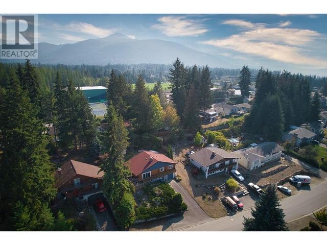 3420 1st Avenue Ne, House detached with 2 bedrooms, 2 bathrooms and 1 parking in Salmon Arm BC | Image 55