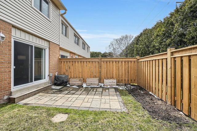 10 - 1550 Newlands Cres N, Townhouse with 4 bedrooms, 2 bathrooms and 2 parking in Burlington ON | Image 35