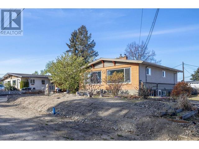 290 Pemberton Road, House detached with 4 bedrooms, 2 bathrooms and 2 parking in Kelowna BC | Image 6