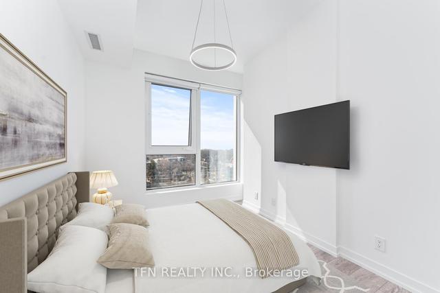 1121 - 2020 Bathurst St, Condo with 3 bedrooms, 2 bathrooms and 1 parking in Toronto ON | Image 7
