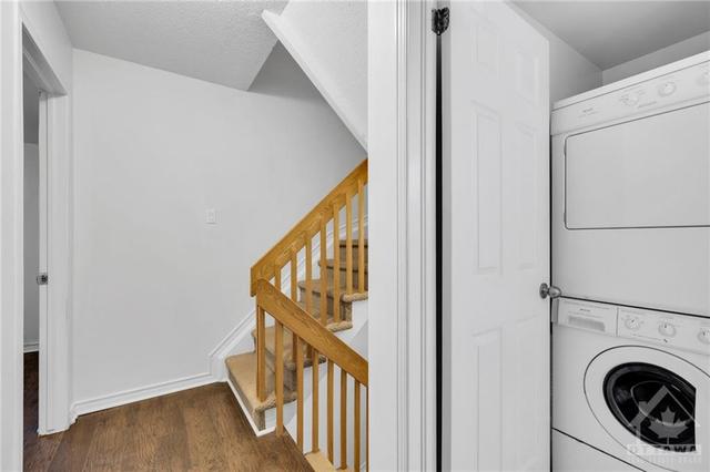 8 Barnsley Private, Townhouse with 3 bedrooms, 2 bathrooms and 1 parking in Ottawa ON | Image 25
