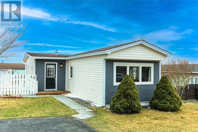 32 Pinegrove Drive, House detached with 2 bedrooms, 1 bathrooms and null parking in Paradise NL | Image 26