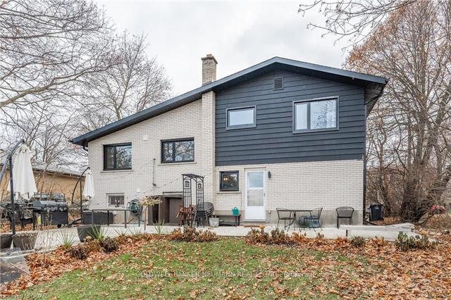 65 Cedar St, House detached with 3 bedrooms, 2 bathrooms and 3 parking in Guelph ON | Image 19