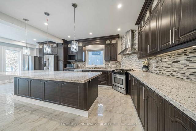 24 Cedarview Dr, House detached with 6 bedrooms, 9 bathrooms and 8 parking in Toronto ON | Image 10