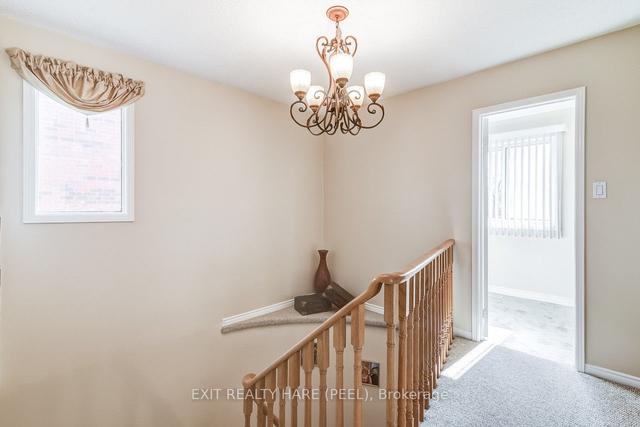 119 Major Wm. Sharpe Dr, House detached with 3 bedrooms, 2 bathrooms and 5 parking in Brampton ON | Image 15