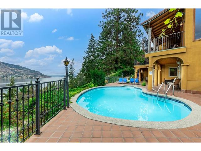 414 Herbert Heights, House detached with 4 bedrooms, 3 bathrooms and 2 parking in Kelowna BC | Image 14