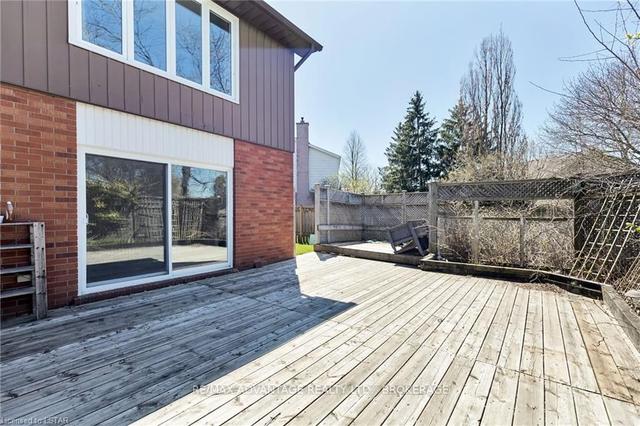 30 Parks Edge Cres, House detached with 3 bedrooms, 4 bathrooms and 6 parking in London ON | Image 33