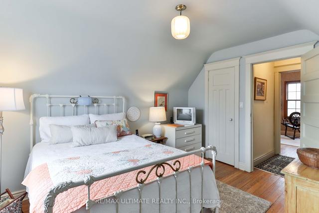 407 Arlington Ave, House detached with 2 bedrooms, 1 bathrooms and 2 parking in Toronto ON | Image 32