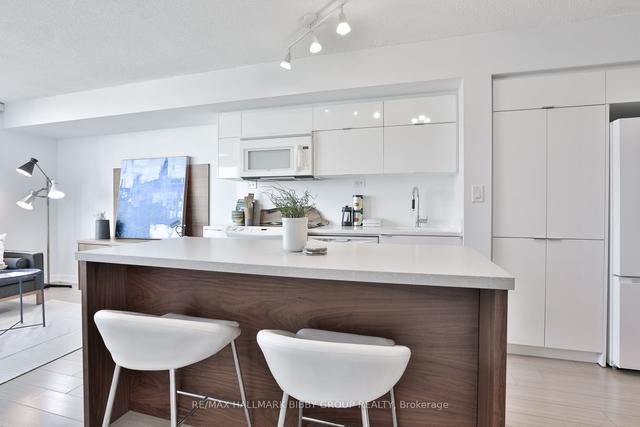 2015 - 21 Iceboat Terr, Condo with 1 bedrooms, 1 bathrooms and 1 parking in Toronto ON | Image 30