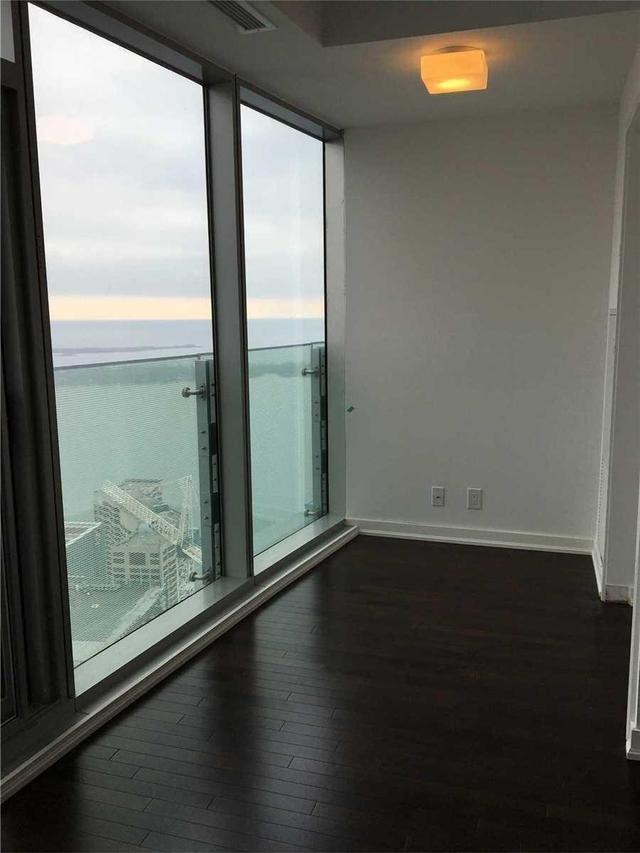 6401 - 14 York St, Condo with 0 bedrooms, 1 bathrooms and null parking in Toronto ON | Image 8